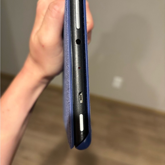 Amazon Fire Tablet - Picture 4 of 5